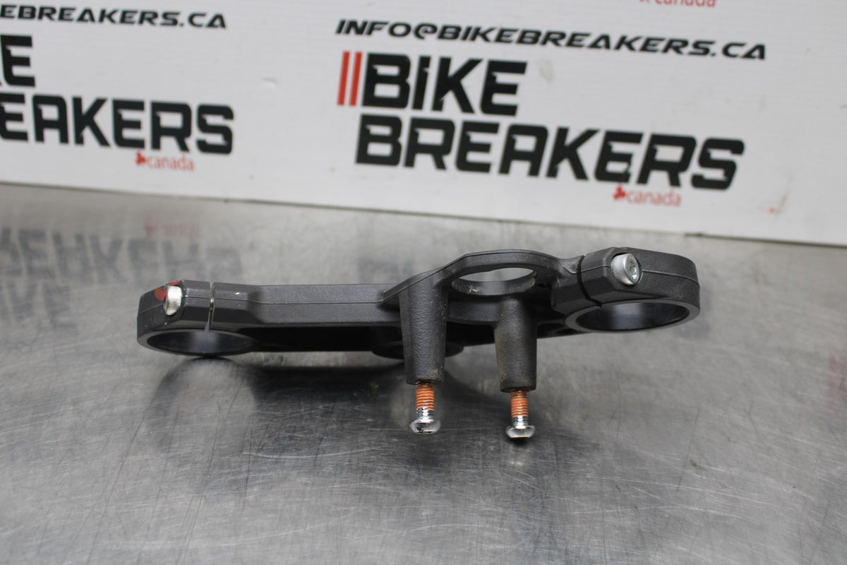 24-25 SUZUKI GSXR1000 FORKS UPPER TRIPLE TREE CLAMP BB767