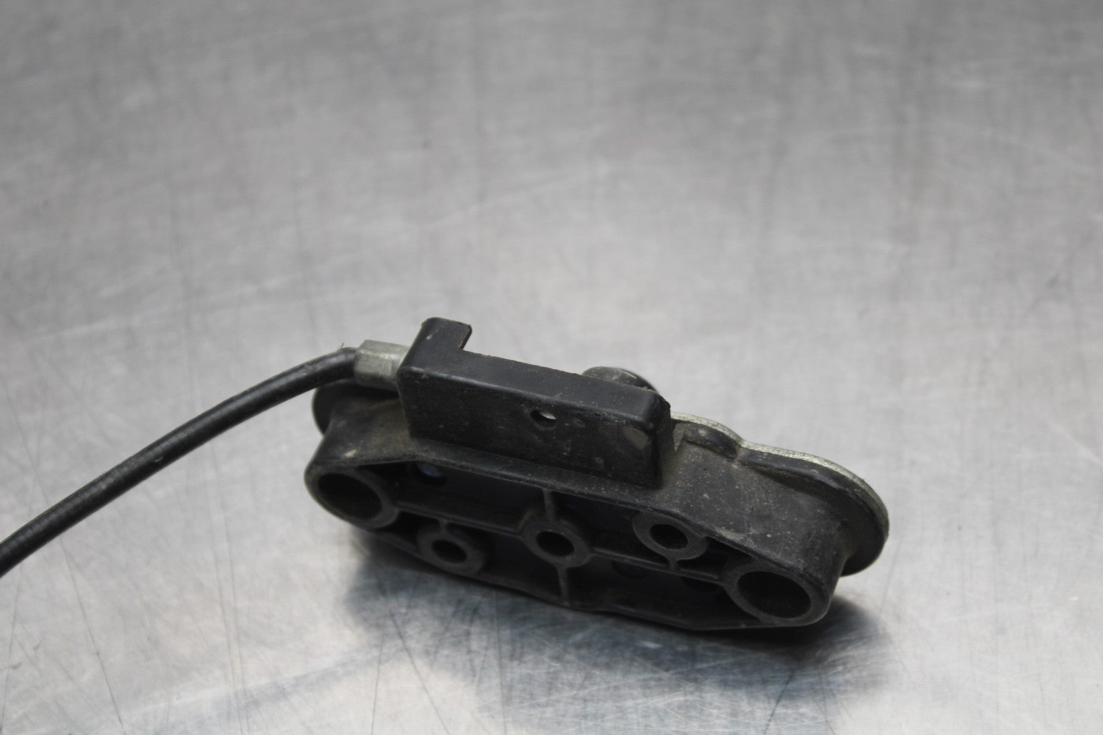 07-08 KAWASAKI NINJA ZX6R REAR PASSENGER SEAT LATCH LOCK ASSEMBLY BB203