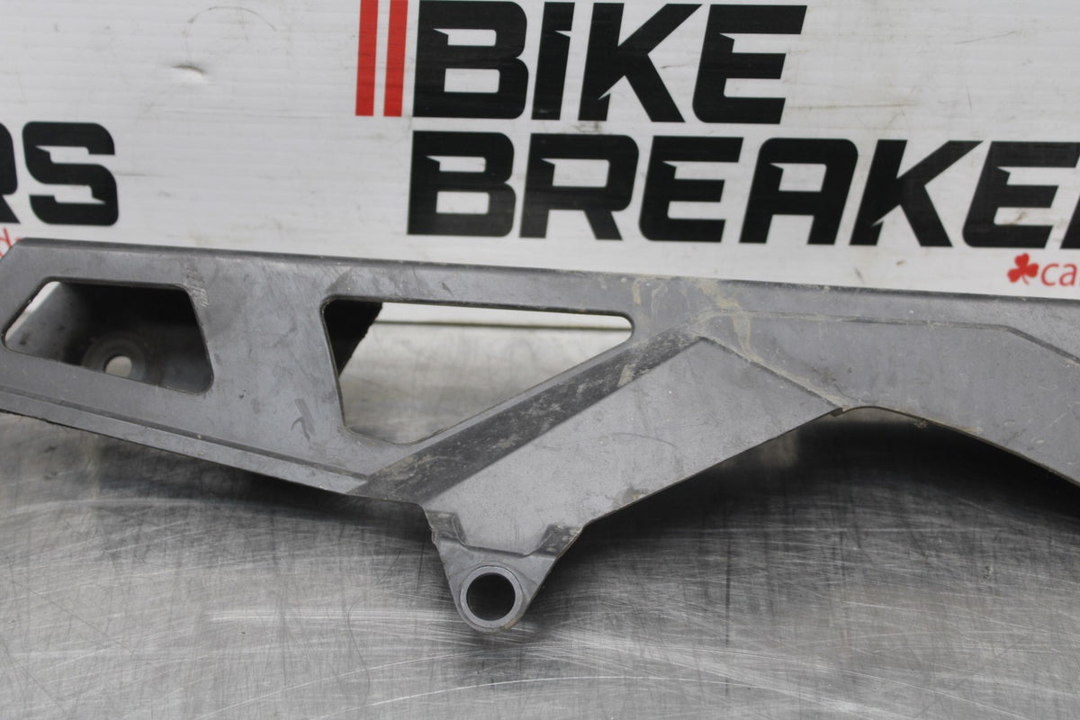 06-07 SUZUKI GSXR 600 REAR BACK DRIVE CHAIN GUARD COVER SHIELD BB845