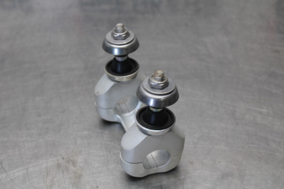 12 TRIUMPH STREET TRIPLE R HANDLEBAR RISERS BB914