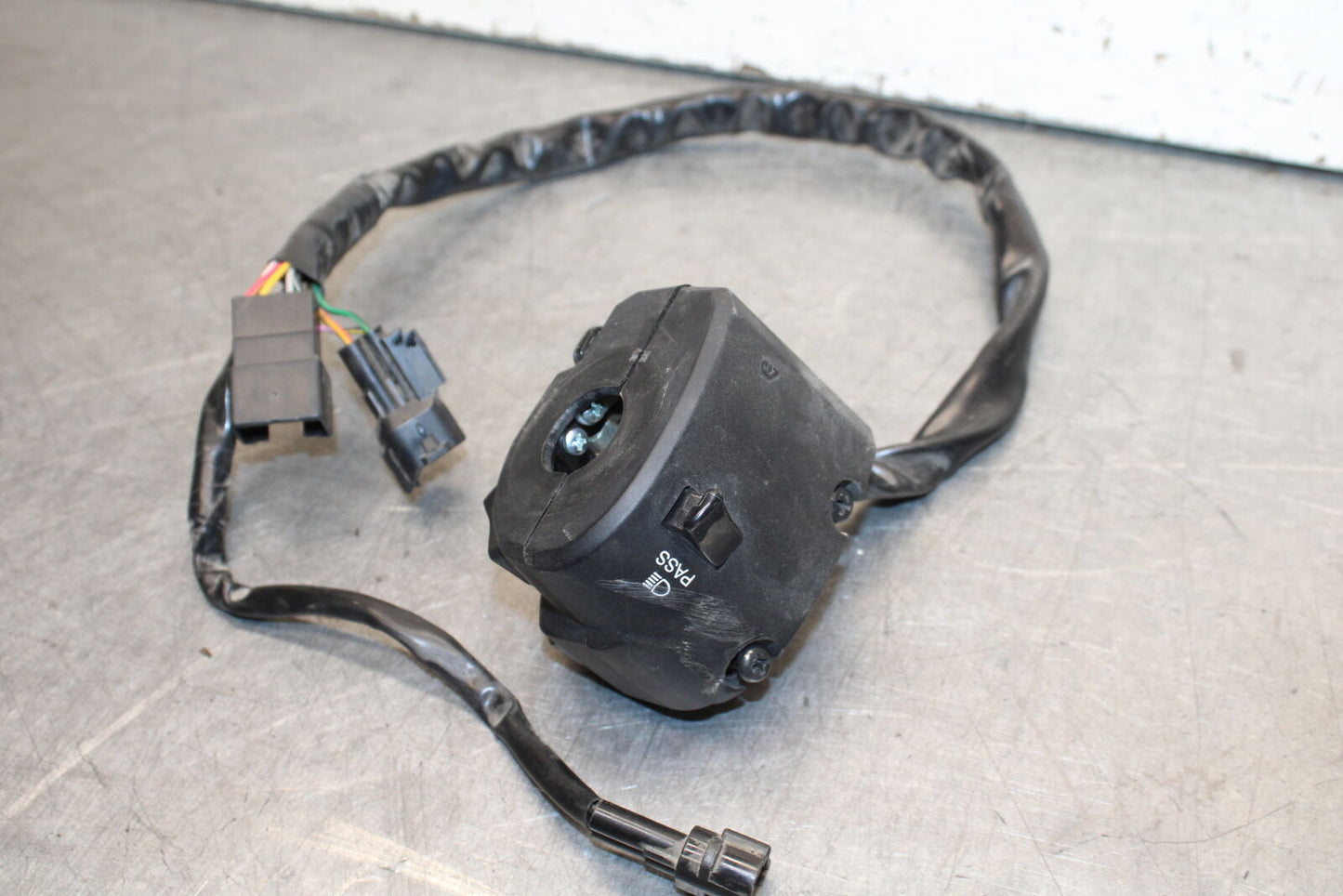 16 KAWASAKI NINJA ZX10R LEFT CLIP ON HANDLE HORN SIGNALS SWITCH SWITCHES  BB650