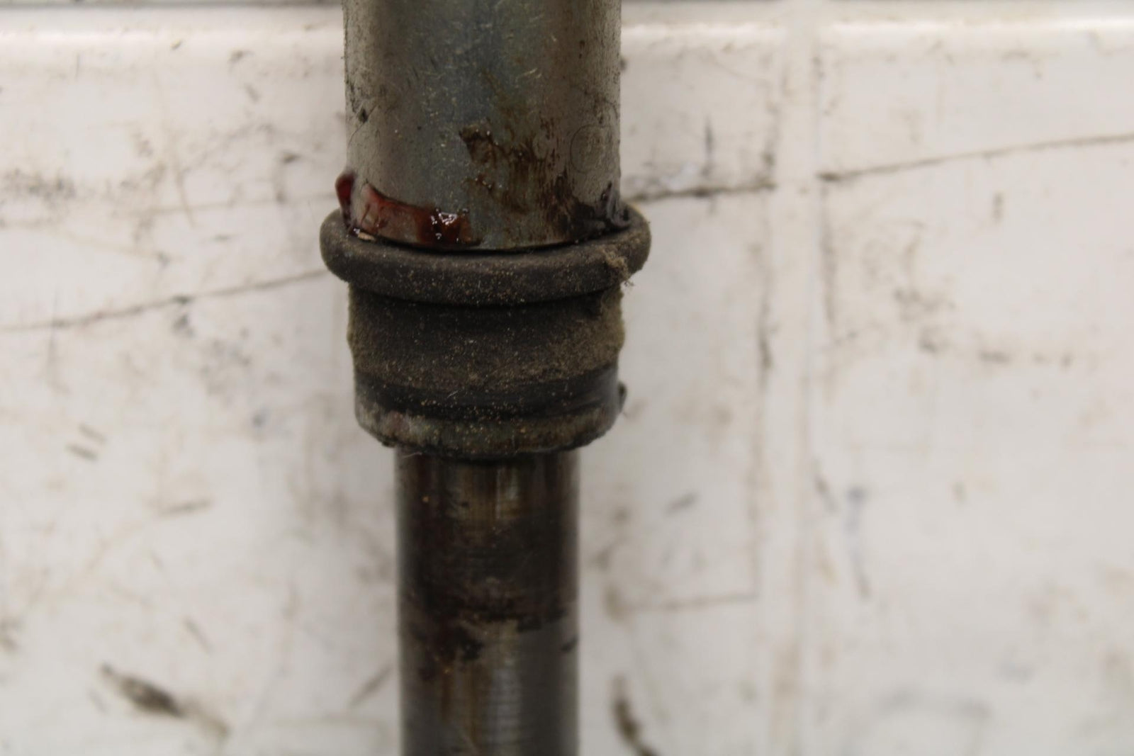 2005 Kawasaki Vulcan 1500 VN1500N REAR AXLE BACK WHEEL RIM PIVOT BOLT  BB576