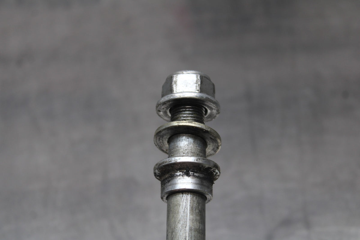 17-18 YAMAHA YZF R3 REAR AXLE BACK WHEEL RIM PIVOT BOLT AXEL BB788