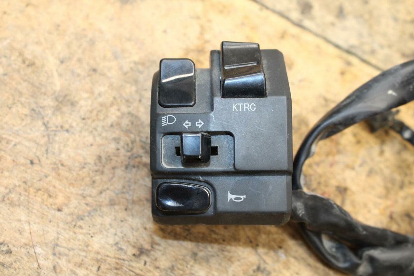 13-18 KAWASAKI NINJA ZX6R RIGHT CLIP ON HANDLE KILL OFF START SWITCHES BB342