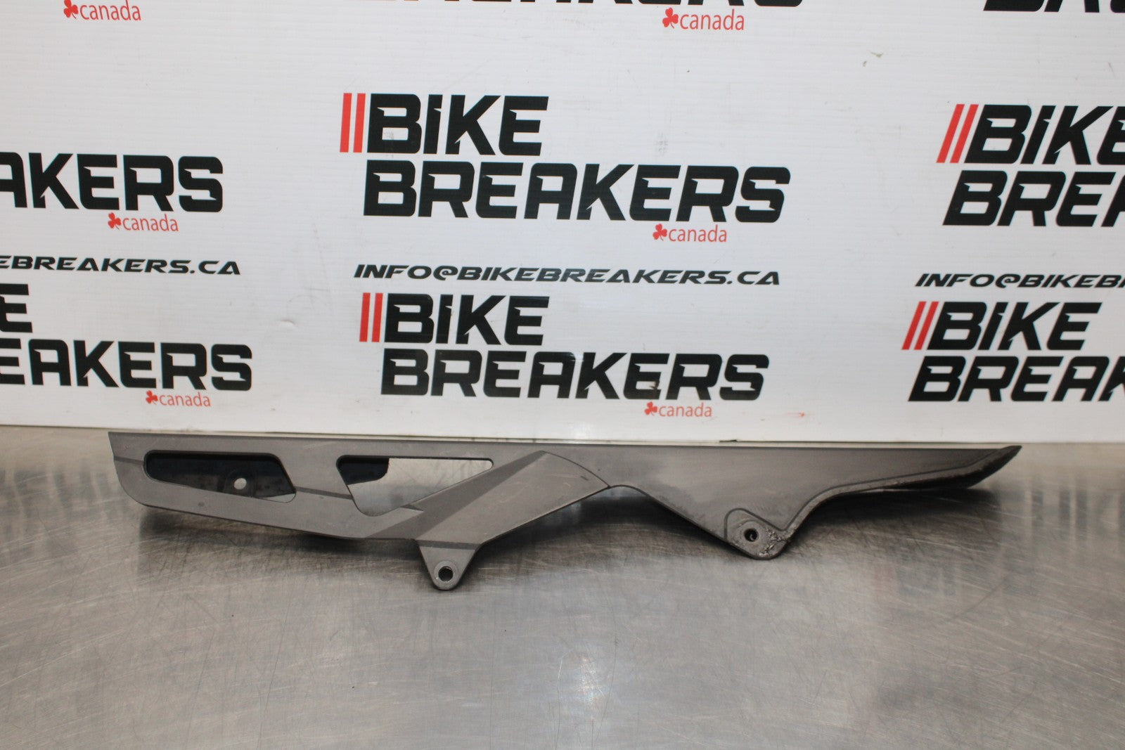 07 SUZUKI GSXR1000 REAR BACK DRIVE CHAIN GUARD COVER SHIELD BB770