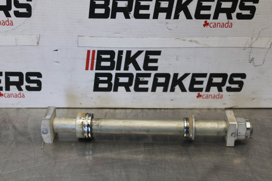 24 KAWASAKI NINJA ZX6R ZX636 ABS 40TH ANNIVERSARY EDITION REAR BACK AXLE BB911
