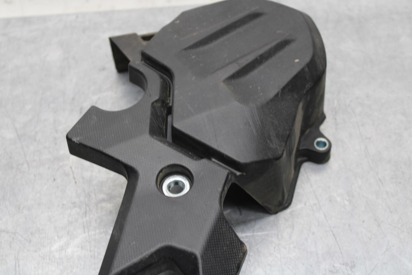 19-22 KAWASAKI Z400 ENGINE SPROCKET COVER BB586