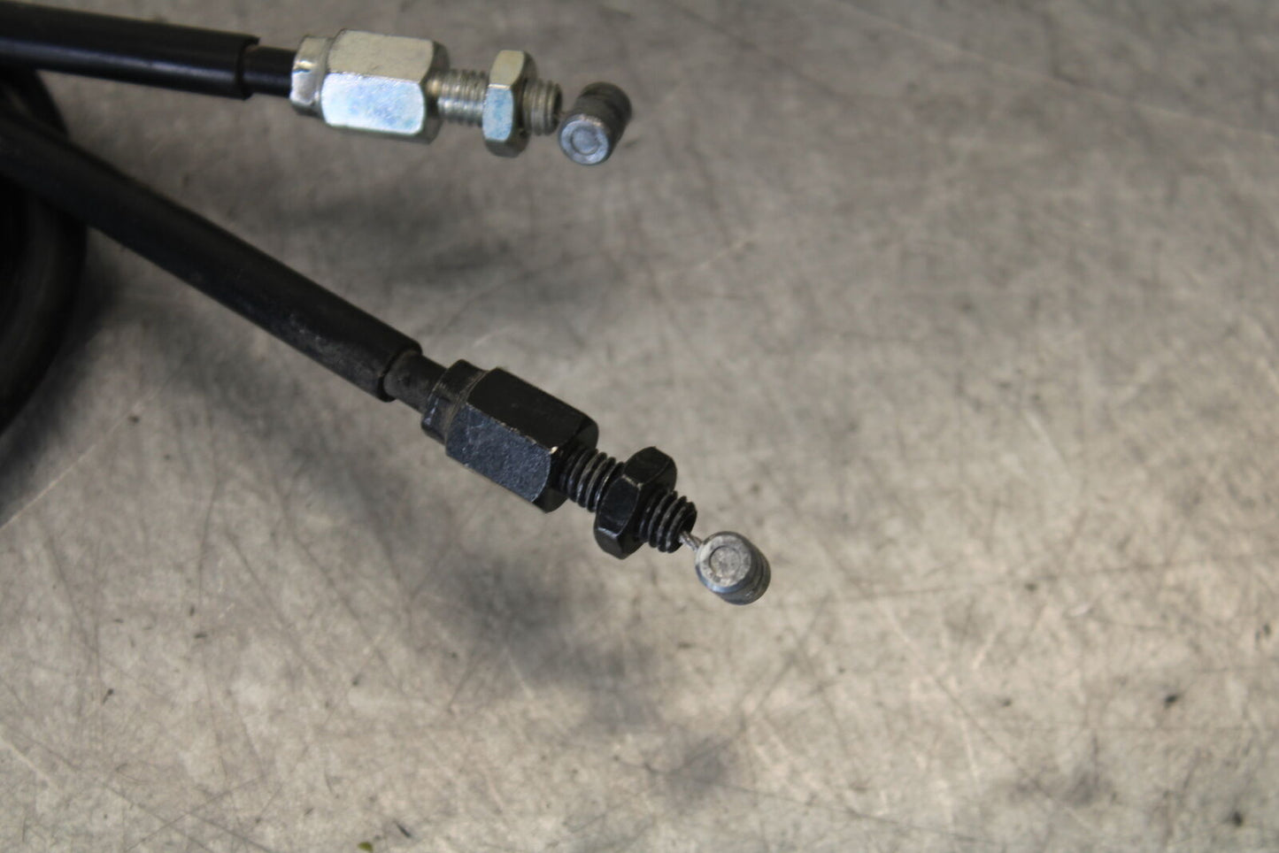 09-14 YAMAHA YZF R1 THROTTLE CABLES LINES 14B-26302-01-00 BB696