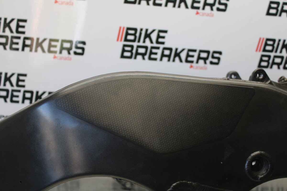 04-05 KAWASAKI NINJA ZX10R FRAME CHASSIS BB163