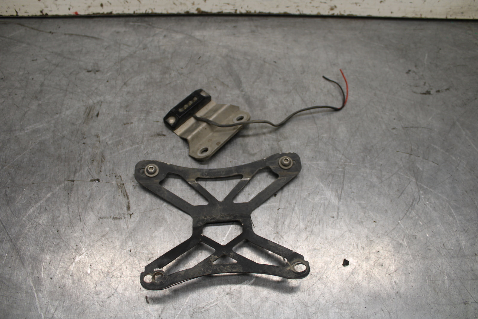 11-24 SUZUKI GSXR750 AFTERMARKET FENDER ELIMINATOR LICENSE PLATE BRACKET  BB714