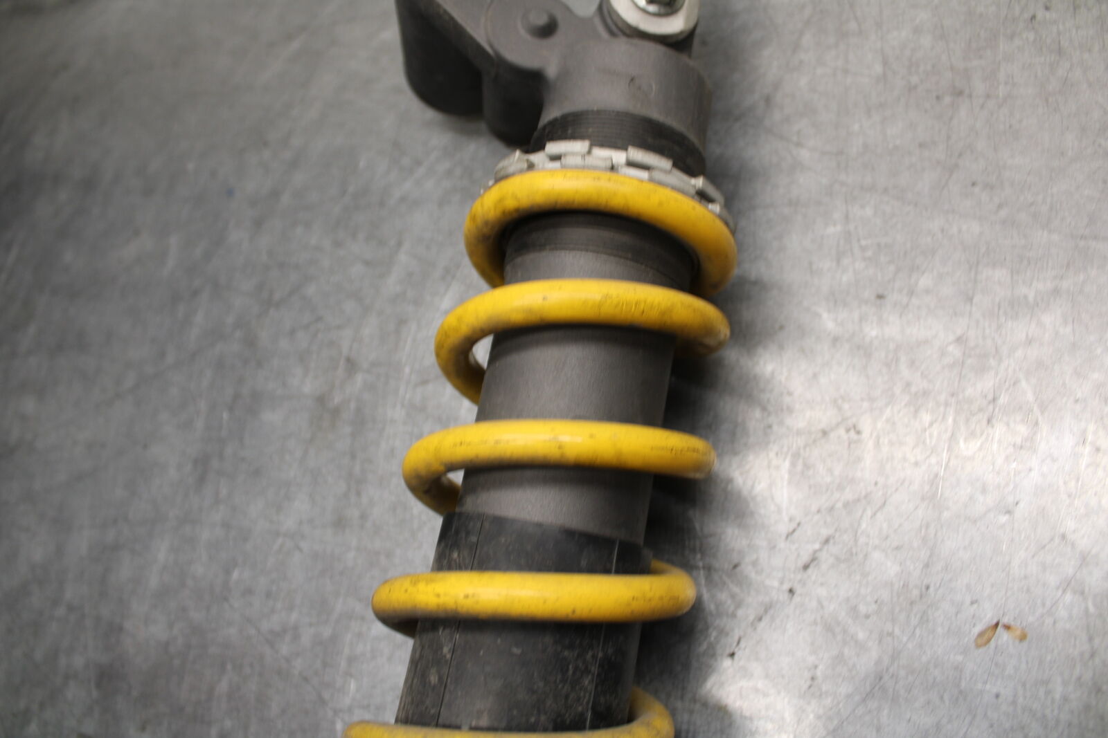 05-06 SUZUKI GSXR1000 REAR BACK SHOCK ABSORBER SUSPENSION 62100-41G00-163 BB677