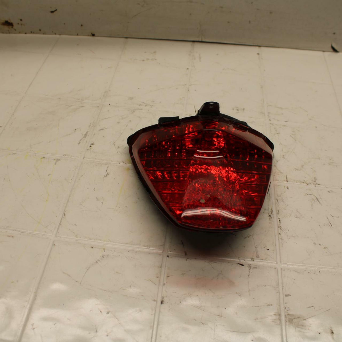 15-16 HONDA CB300F REAR TAIL TAILLIGHT BACK BRAKE LIGHT BB05