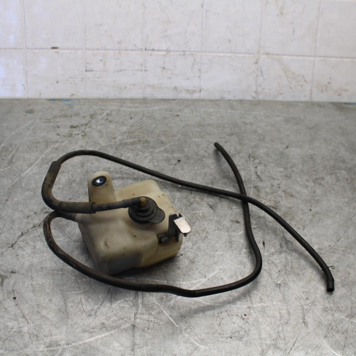 04-06 YAMAHA YZF R1 COOLANT WATER TANK RESERVOIR BOTTLE BB432