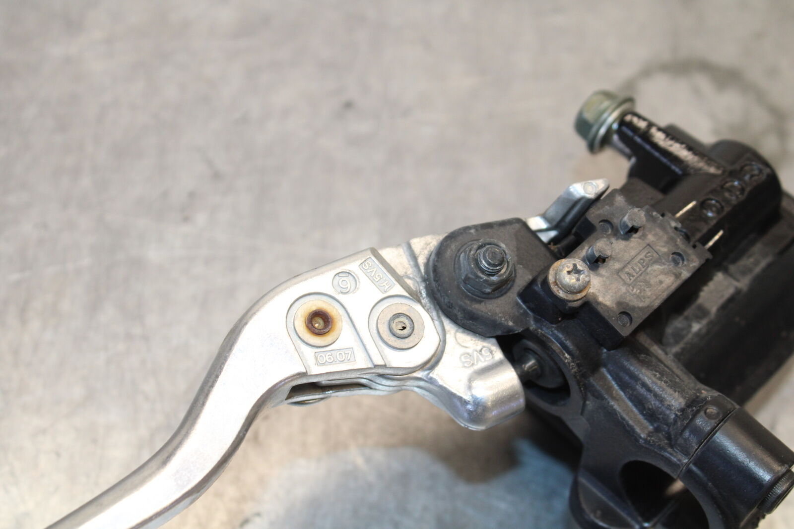 07-09 YAMAHA FZ6 FRONT BRAKE MASTER CYLINDER w/ LEVER BB713