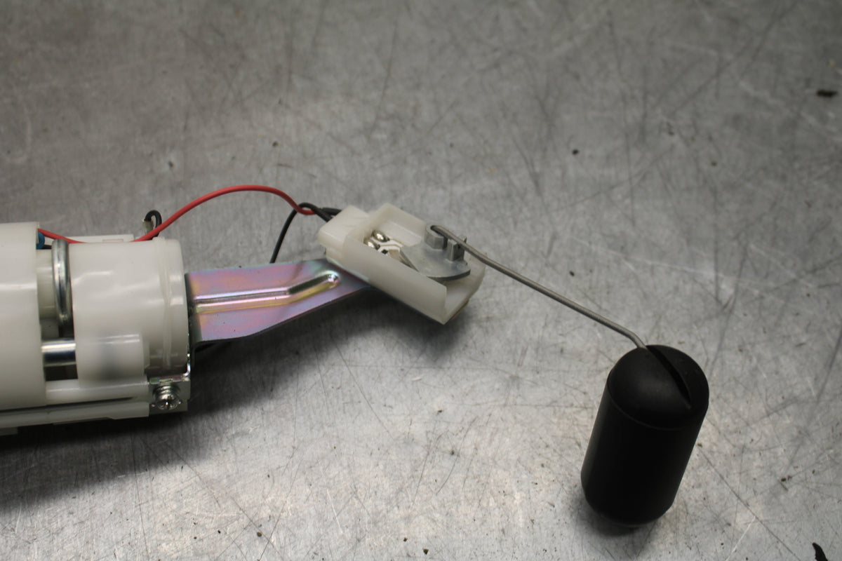 24-25 KAWASAKI NINJA ZX6R FUEL PUMP GAS PETROL SENDER UNIT BB726