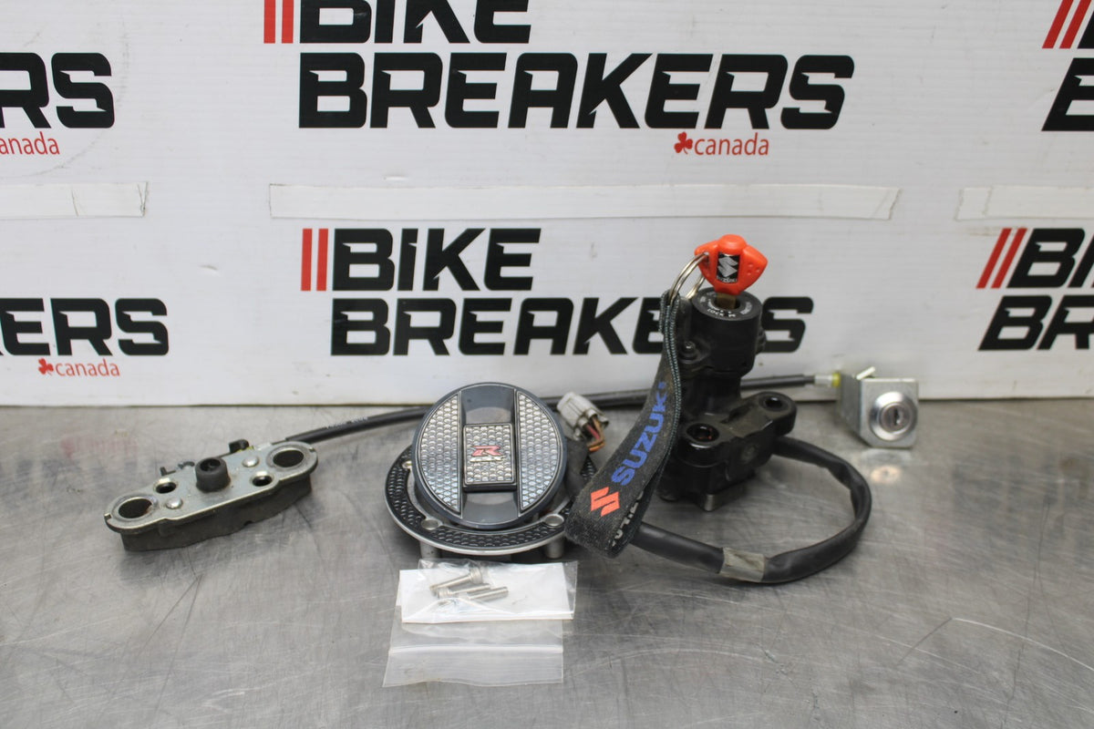 11-26 SUZUKI GSXR750 IGNITION LOCK KEY SET W/ GAS CAP AND SEAT LOCK BB900
