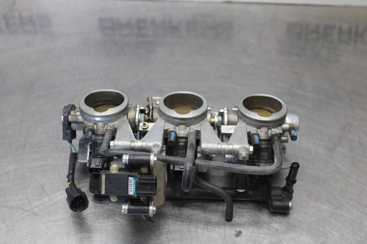 12 TRIUMPH STREET TRIPLE R MAIN FUEL INJECTORS / THROTTLE BODIES BB914
