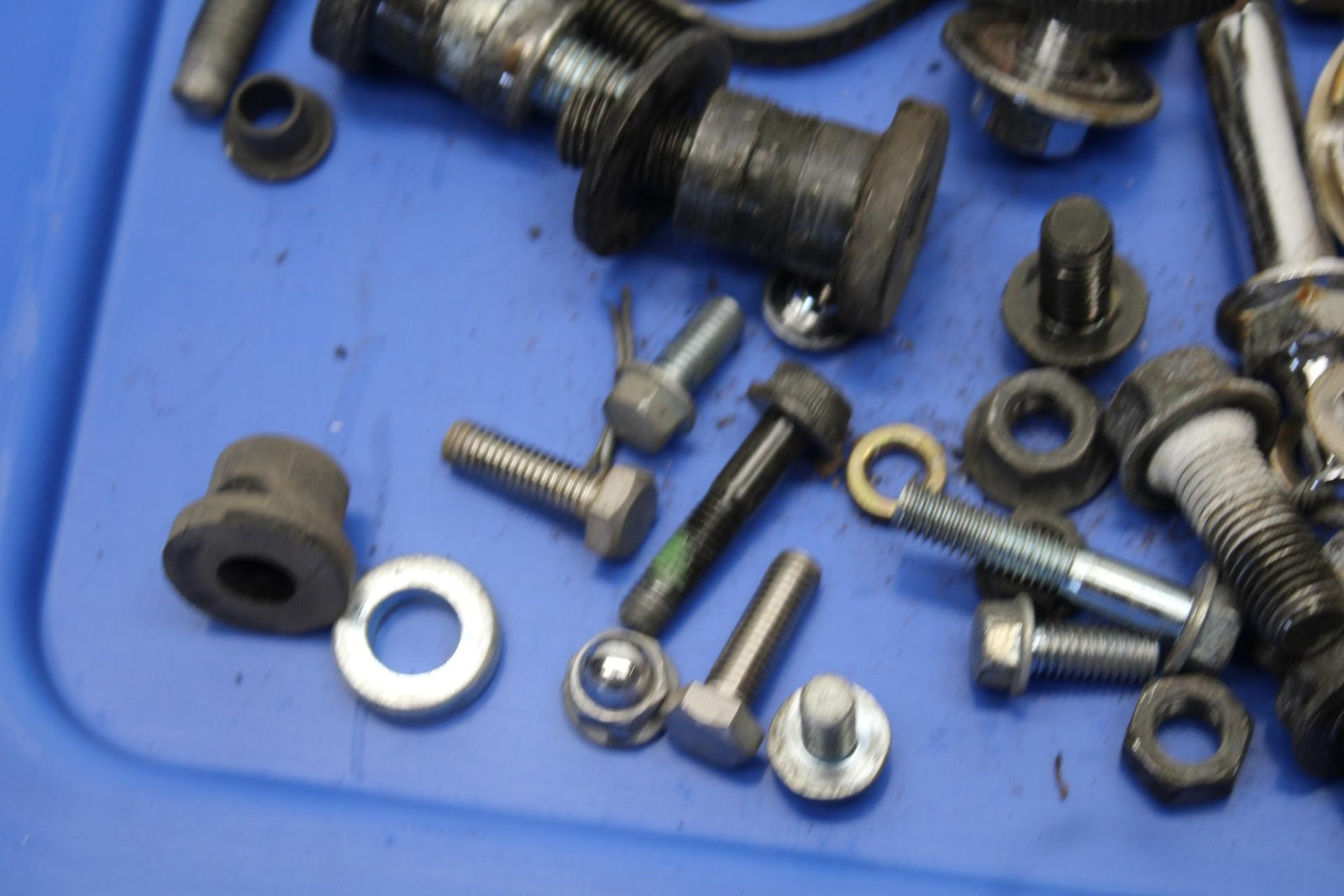 01-02 HONDA SHADOW SPIRIT 750 MISCELLANEOUS MOUNTING BOLTS HARDWARE MOTOR  BB632