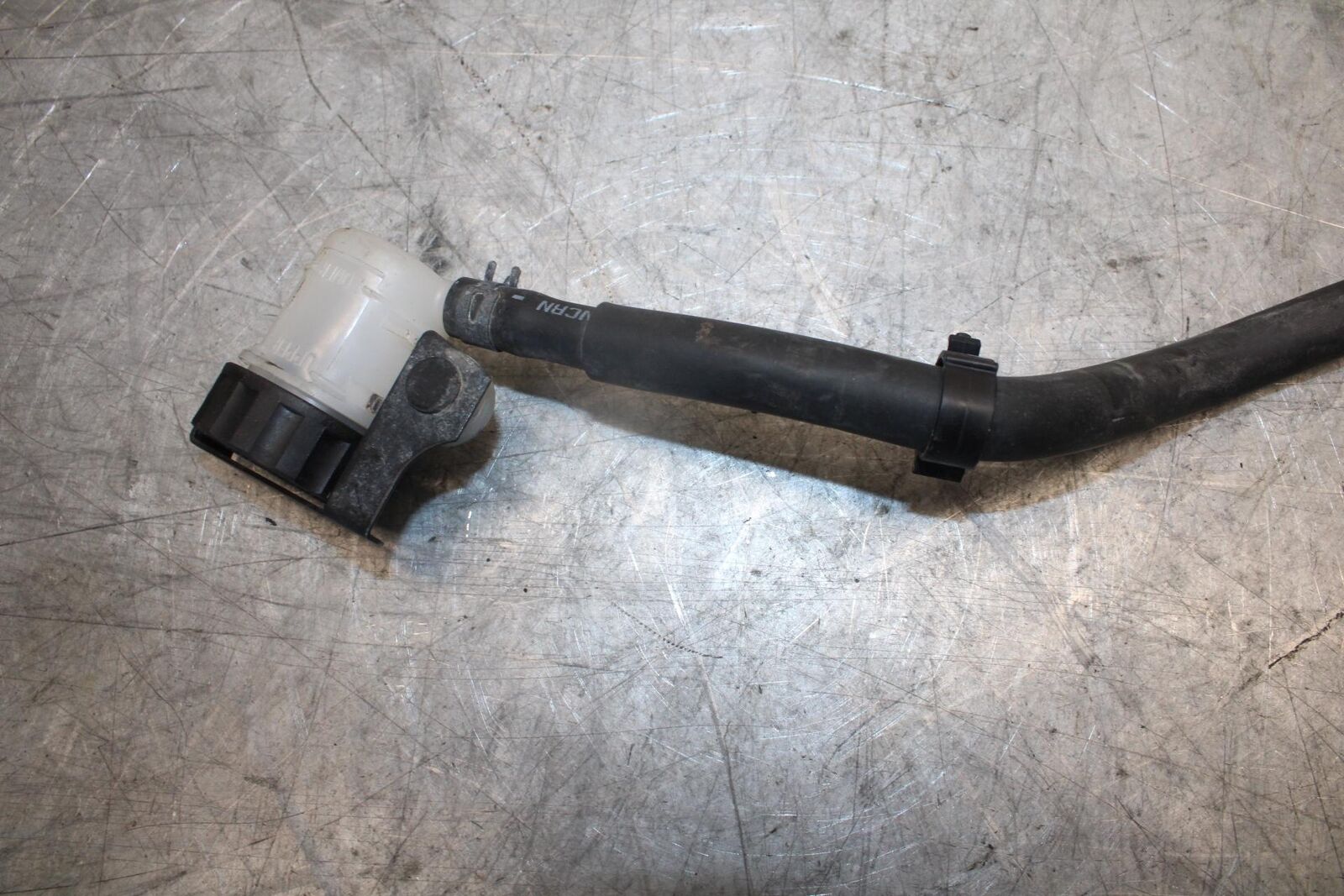 2015 Yamaha FZ09 REAR  MASTER FLUID RESERVOIR TANK BOTTLE 14B-25894-00-00  BB535