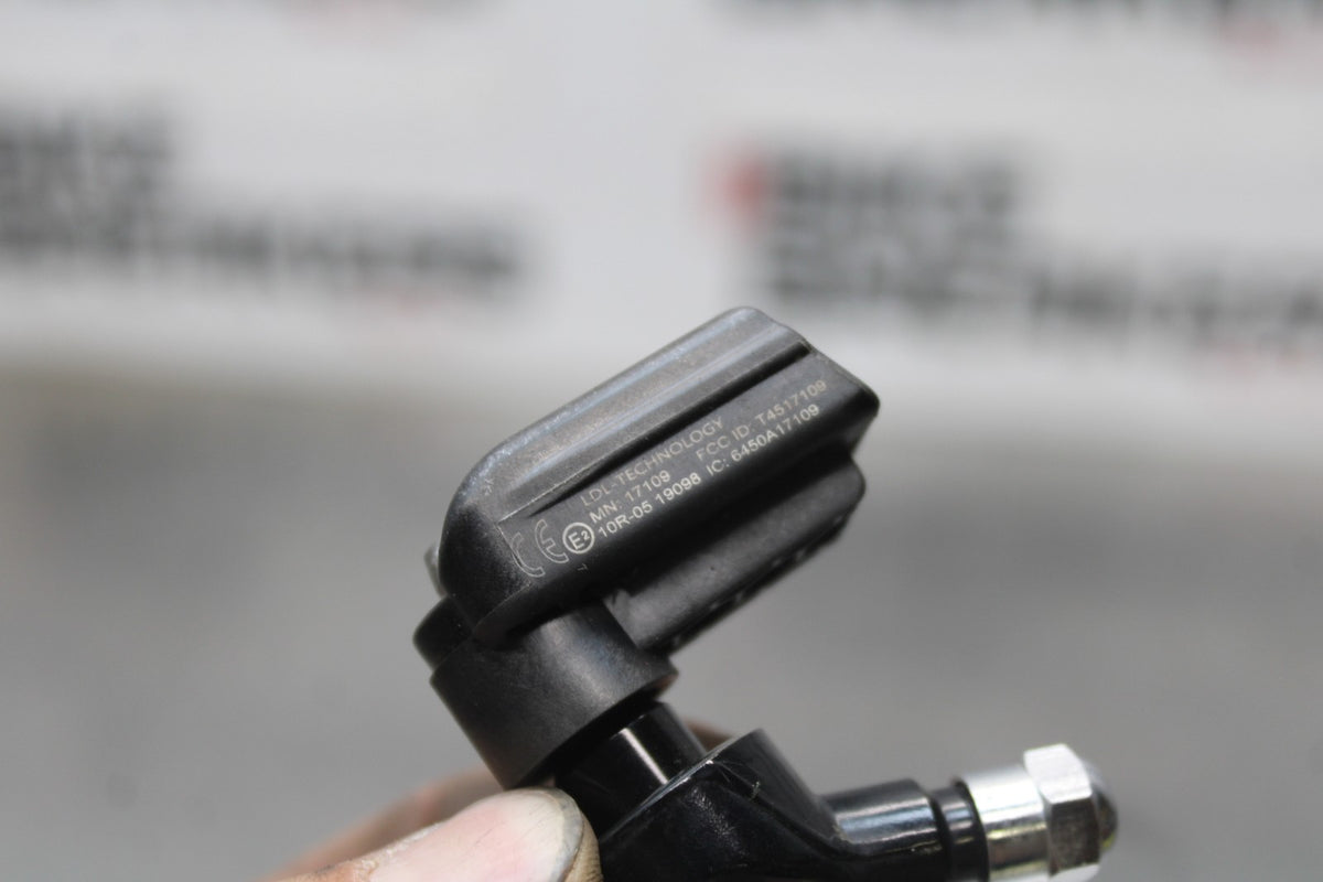 22 HARLEY-DAVIDSON PAN AMERICA 1250 TIRE AIR VALVE SWITCH SENSOR SET BB910
