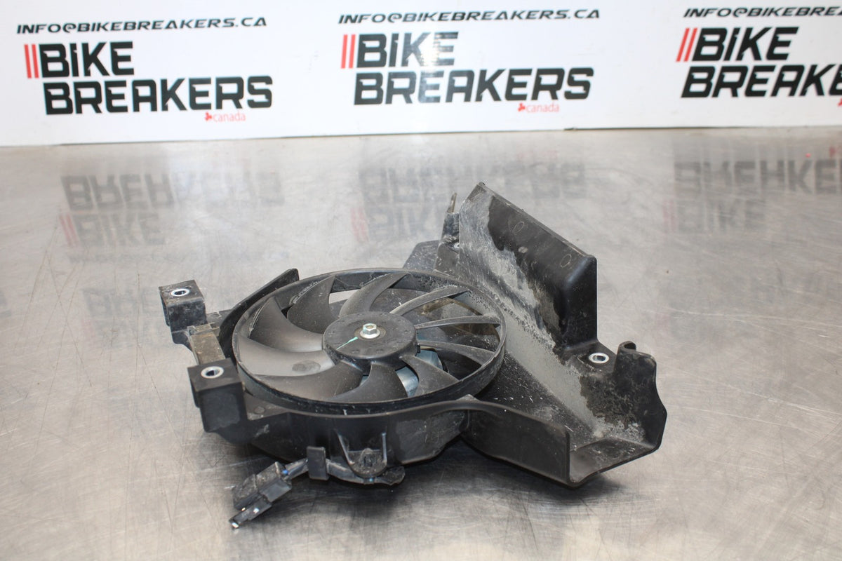 18-23 KAWASAKI NINJA 400 EX400 ABS ENGINE RADIATOR COOLING FAN BB177
