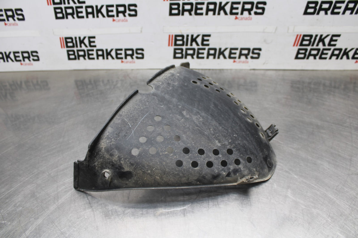 97-00 SUZUKI GSXR600 SRAD FRONT LOWER INNER EXHAUST V FAIRING COWL GUARD BB921