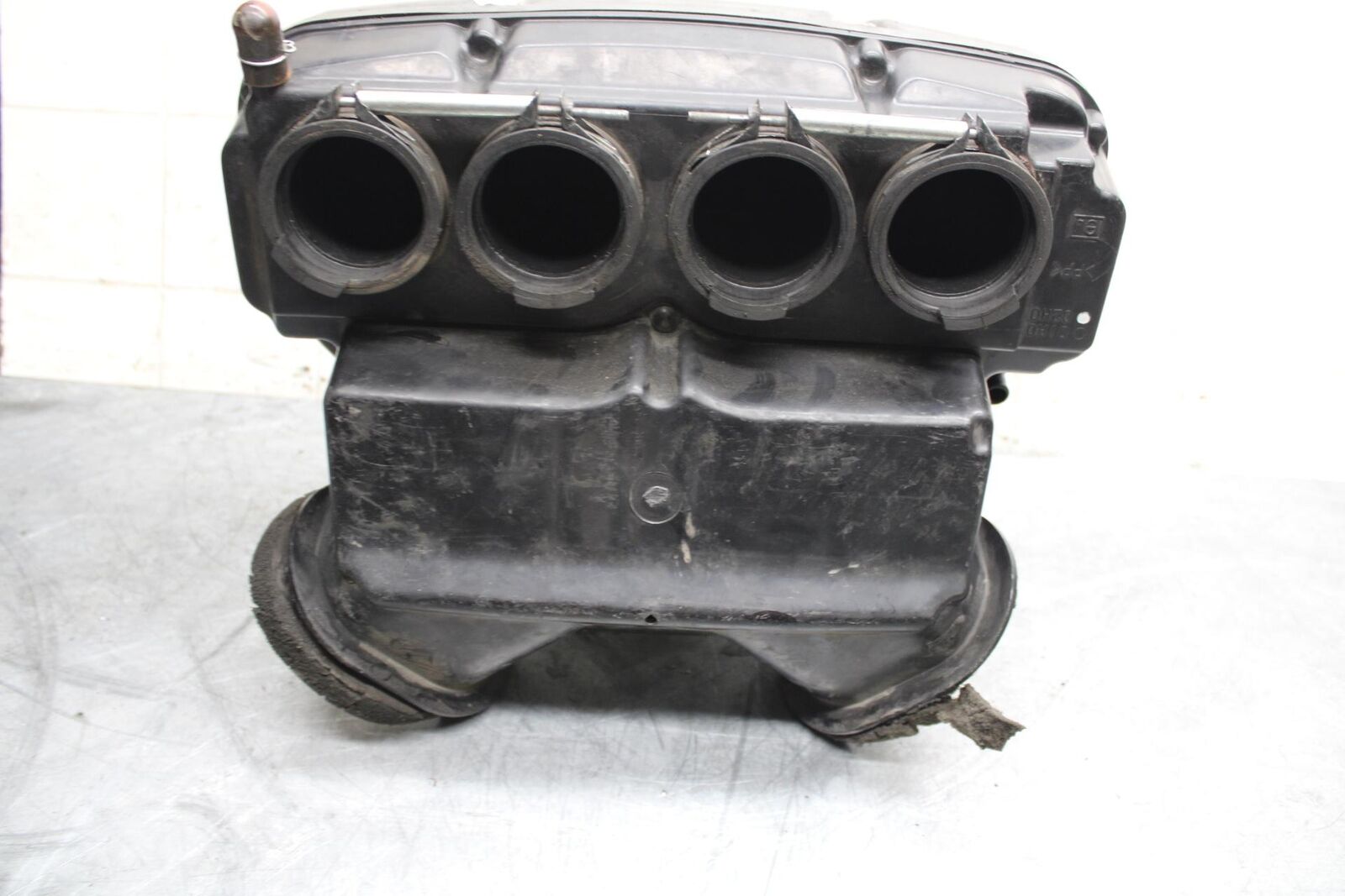2007 Suzuki GSXR750 AIRBOX AIR INTAKE FILTER BOX 13700-02H03 BB546