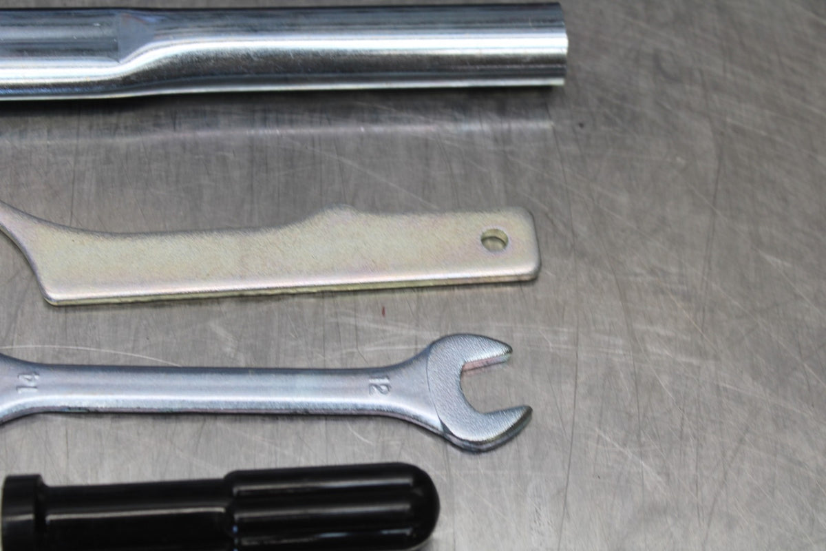 22-25 YAMAHA YZF R7 STOCK TOOLS OEM TOOL BAG KIT SET BB182
