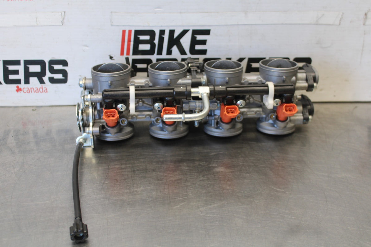 20-22 KAWASAKI NINJA ZX6R MAIN FUEL INJECTORS / THROTTLE BODIES BB884-B