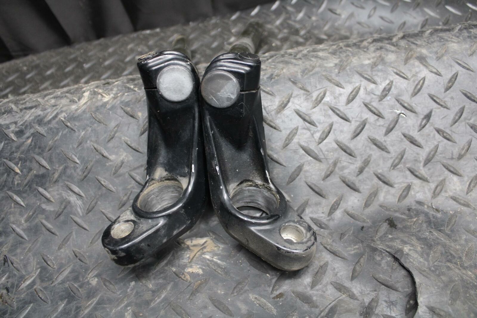 86 SUZUKI GS750ES LEFT RIGHT CLIP ON ONS HANDLEBARS PAIR SET BB233