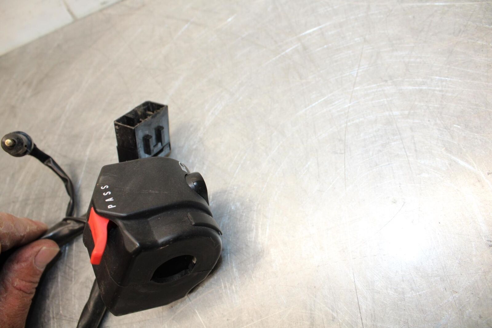 06-07 TRIUMPH DAYTONA 675 DAYTONA 675 LEFT CLIP ON HANDLE SIGNALS SWITCH BB441