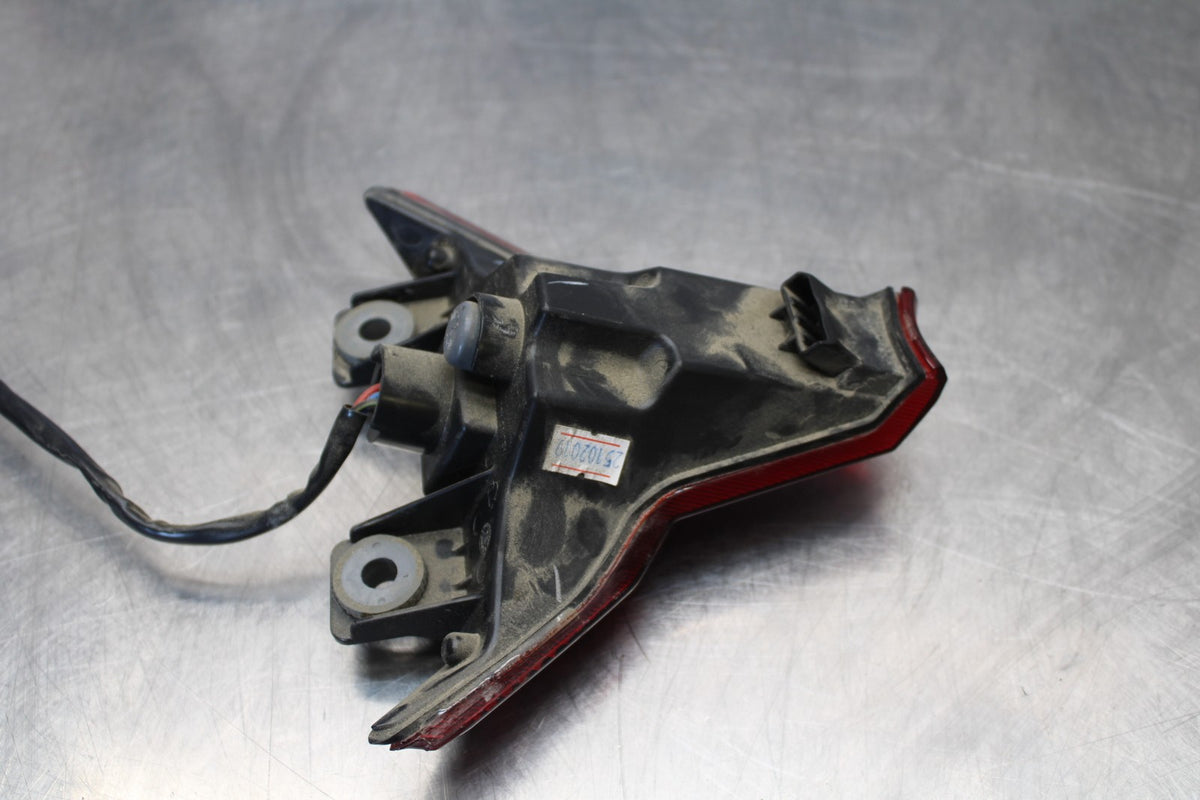 18-23 KAWASAKI NINJA 400 EX400 ABS REAR TAIL TAILLIGHT BACK BRAKE LIGHT BB177