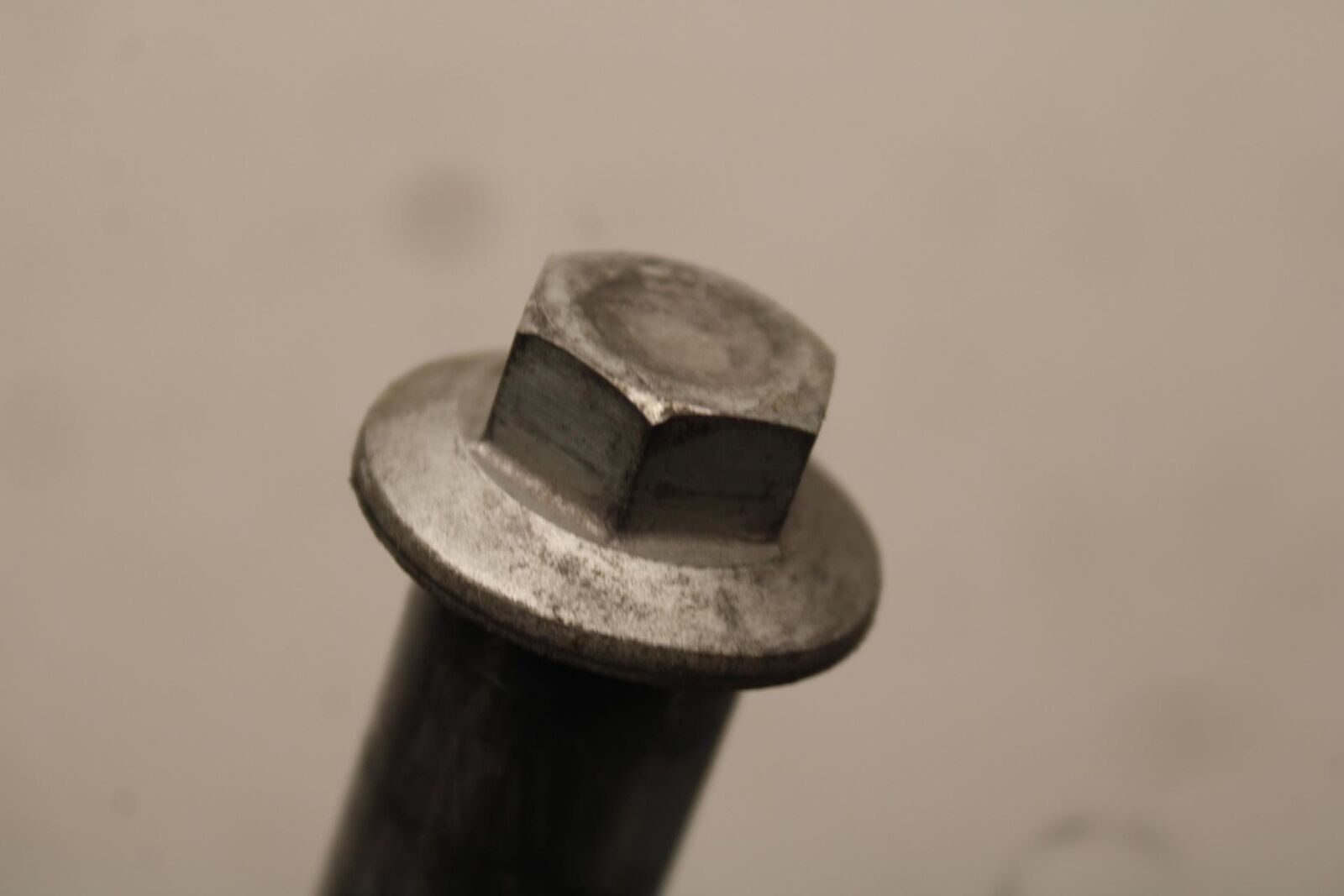 03-08 KAWASAKI VULCAN 1600 REAR AXLE BACK WHEEL RIM PIVOT BOLT AXEL BB616