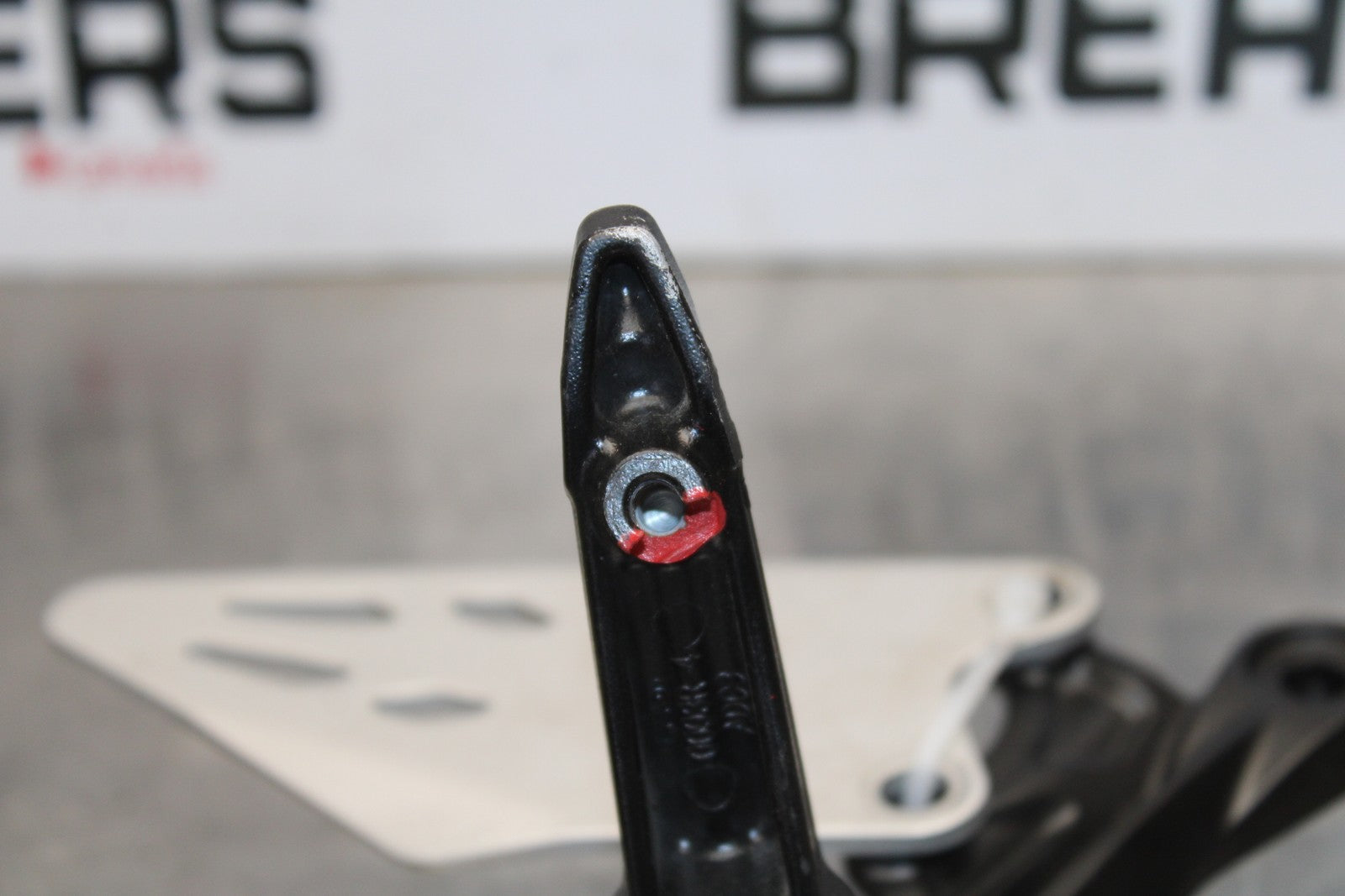 21-23 KAWASAKI NINJA ZX6R RIGHT REARSET REAR SET DRIVER FOOT PEG REST STOP BB179