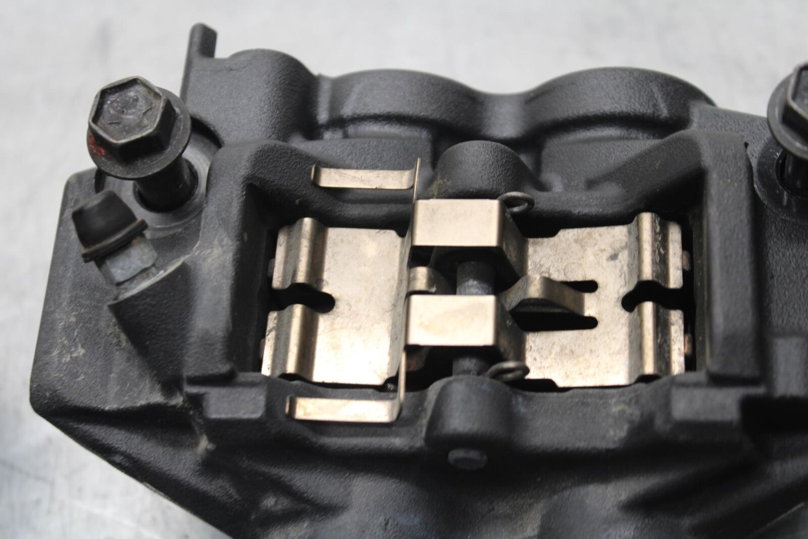 20-21 YAMAHA XSR900 RIGHT LEFT FRONT BRAKE CALIPER SET PAIR CALIPERS BB599