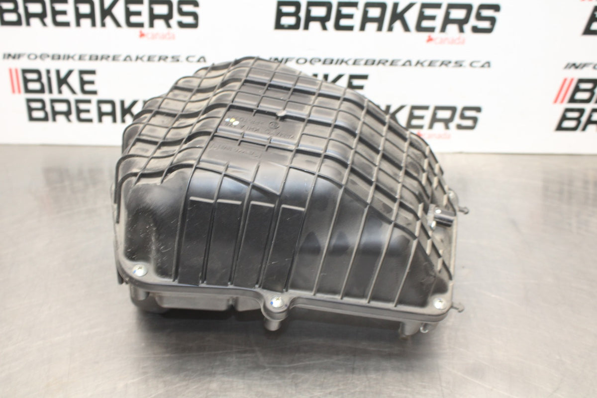 18-26 KAWASAKI Z400 AIRBOX AIR INTAKE FILTER BOX BB852