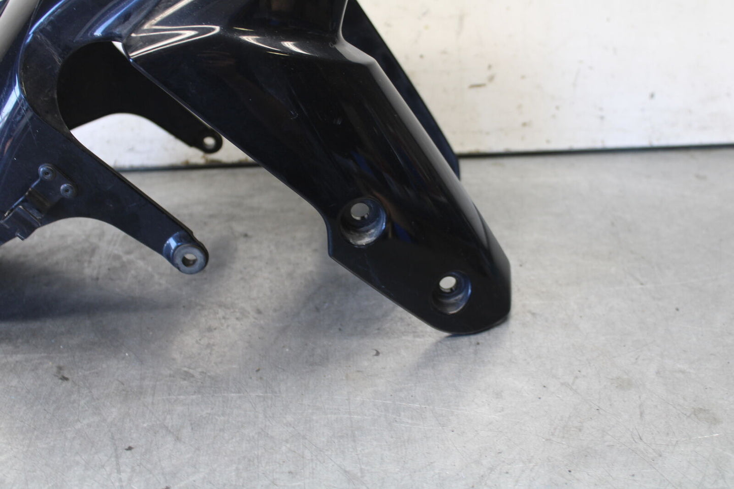 11-24 SUZUKI GSXR750 FRONT WHEEL FENDER COWL FAIRING  BB687