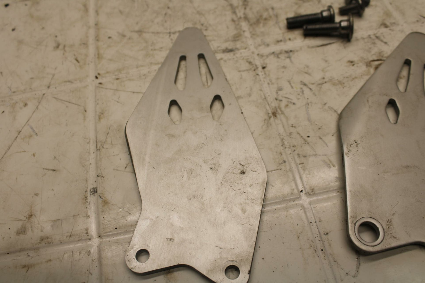 19-20 KAWASAKI NINJA ZX6R LEFT RIGHT REARSET REAR SET HEEL GUARD COVER  BB407