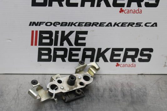 07-08 KAWASAKI NINJA ZX6R REAR PASSENGER SEAT LATCH LOCK ASSEMBLY BB199