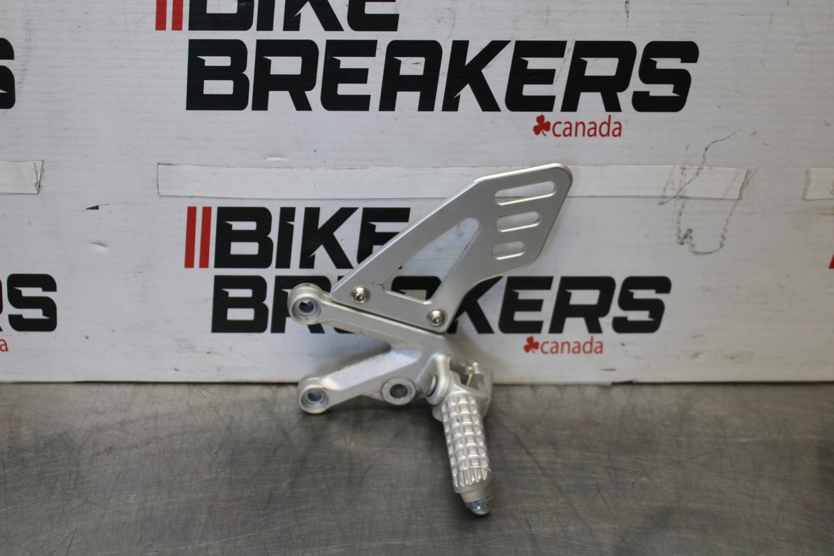 16 APRILIA TUONO V4 1100 LEFT REARSET REAR SET DRIVER FOOT PEG REST STOP BB905