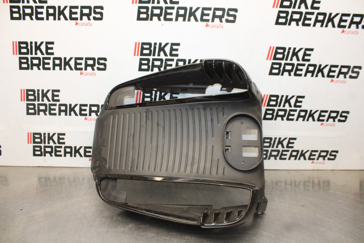 09-17 HARLEY-DAVIDSON V-ROD RADIATOR GRILLE GRILL SHIELD GUARD BB886