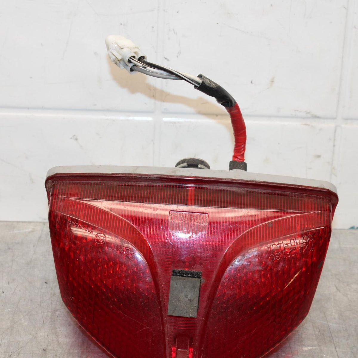 11-22 SUZUKI GSXR600 REAR TAIL TAILLIGHT BACK BRAKE LIGHT BB582