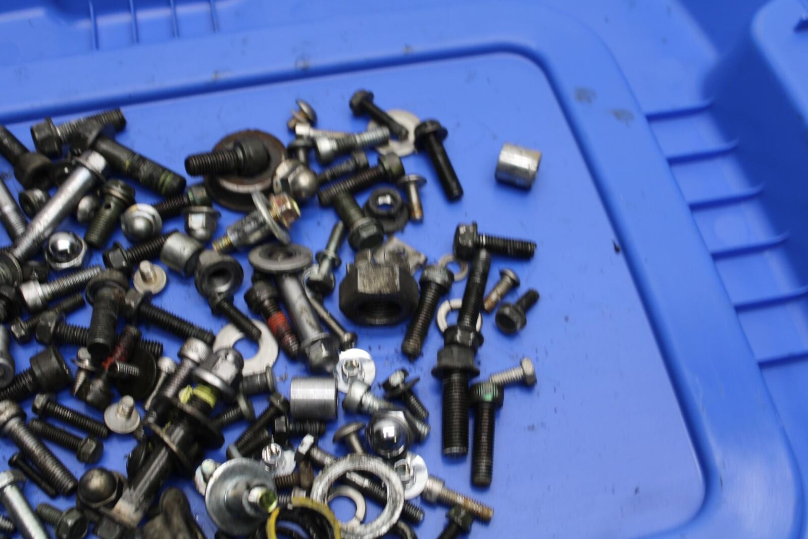 2005 Kawasaki Vulcan 1600 VN1600A Classic ENGINE MISC. BOLTS HARDWARE  BB574