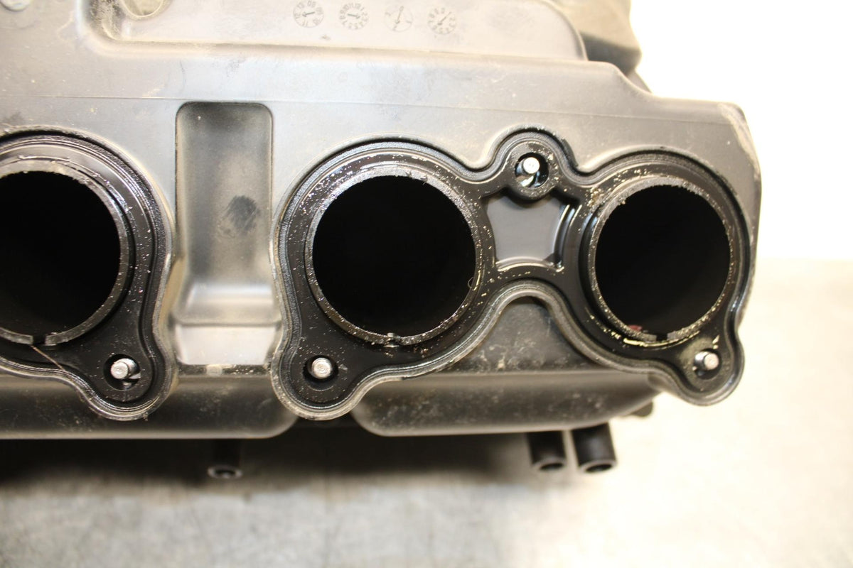 2012 Yamaha FZ8 AIRBOX AIR INTAKE BB550