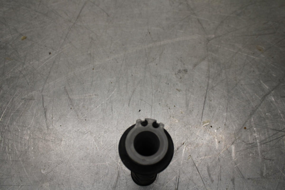 06-07 KAWASAKI NINJA 650R THROTTLE CABLE LINE HOUSING GUIDE BB446