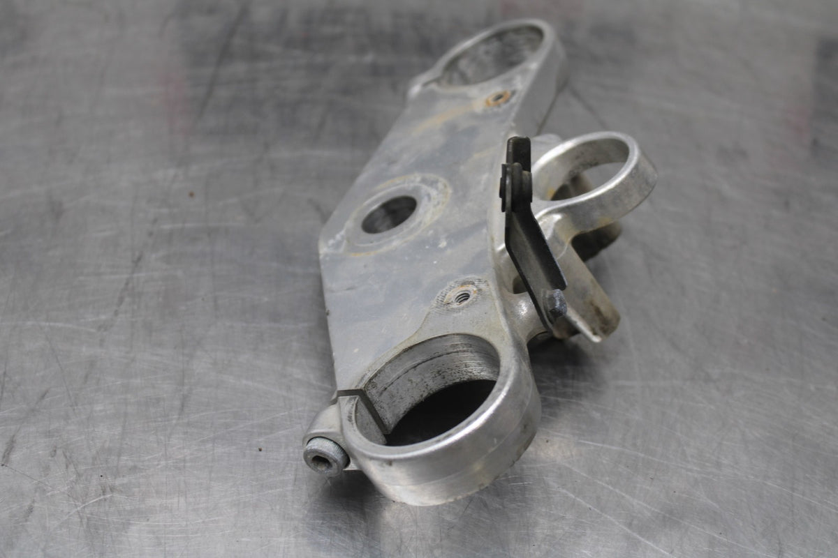 98 KAWASAKI NINJA ZX6 FORKS UPPER TRIPLE TREE CLAMP BB870
