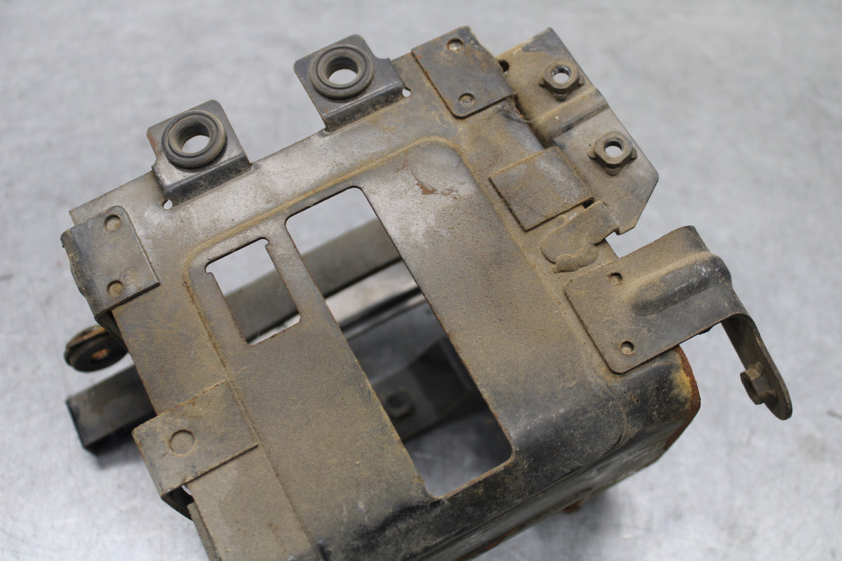 85-86 SUZUKI MADURA 1200 BATTERY TRAY BOX HOLDER  BB691