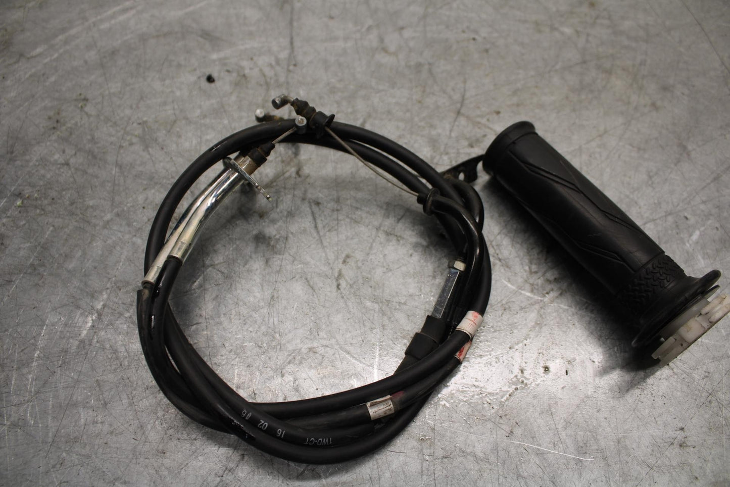 2015 Yamaha YZF R3 THROTTLE CABLES LINES TUBE 1WD-F6301-00-00 BB526