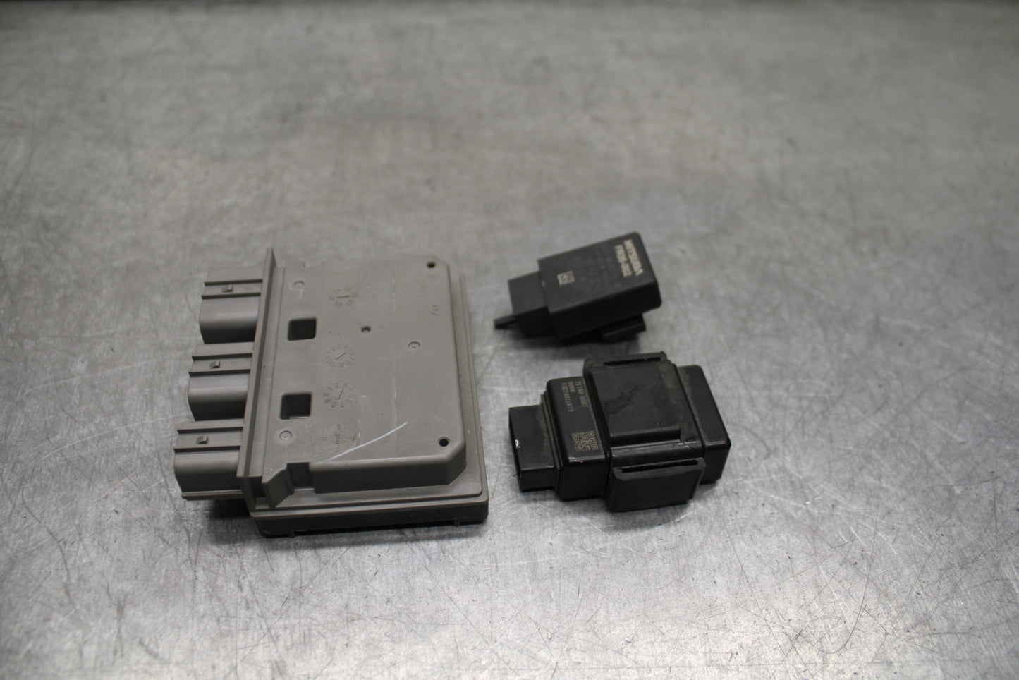 24 KAWASAKI NINJA 500 ABS RELAY ASSEMBLY FUSE BOX SET BB730