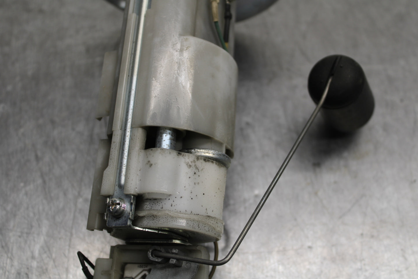 09-11 SUZUKI GSXR1000 FUEL PUMP GAS PETROL SENDER UNIT BB125